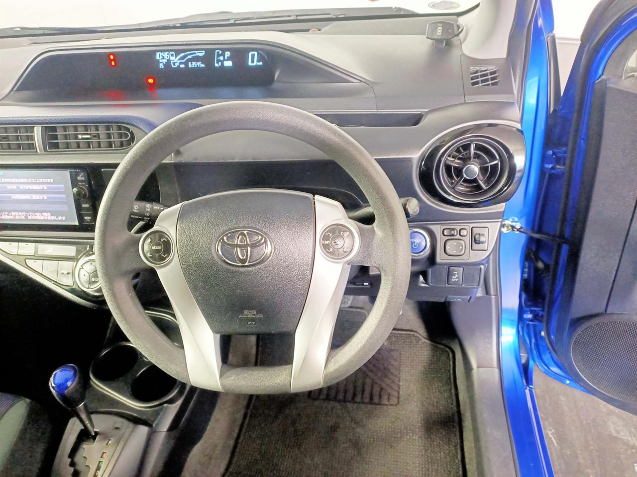 2015 Toyota Aqua Hybrid