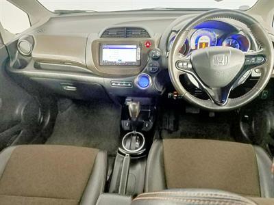 2013 Honda Fit Jazz Shuttle Hybrid