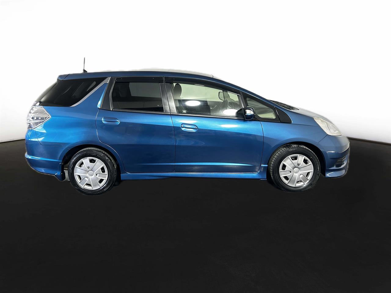 2012 Honda Fit Jazz Shuttle Hybrid