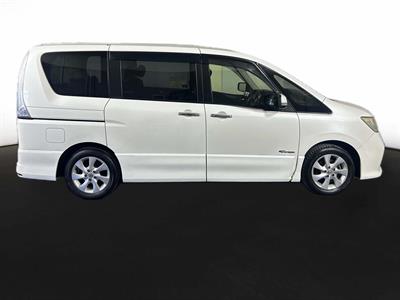 2012 Nissan Serena Hybrid