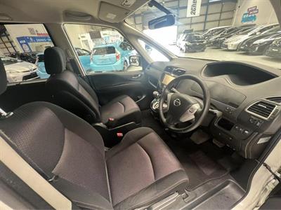 2011 Nissan Serena 