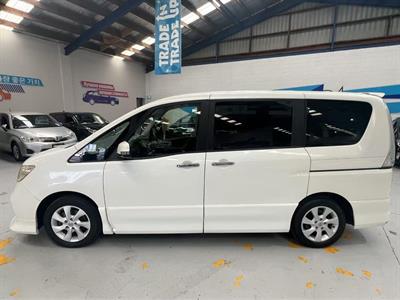 2011 Nissan Serena 