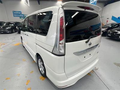 2011 Nissan Serena 