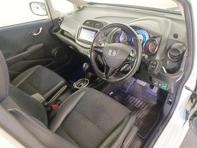 2014 Honda Fit Jazz Shuttle Hybrid