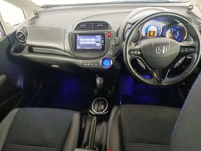 2014 Honda Fit Jazz Shuttle Hybrid