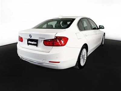 2012 BMW 320i Luxury