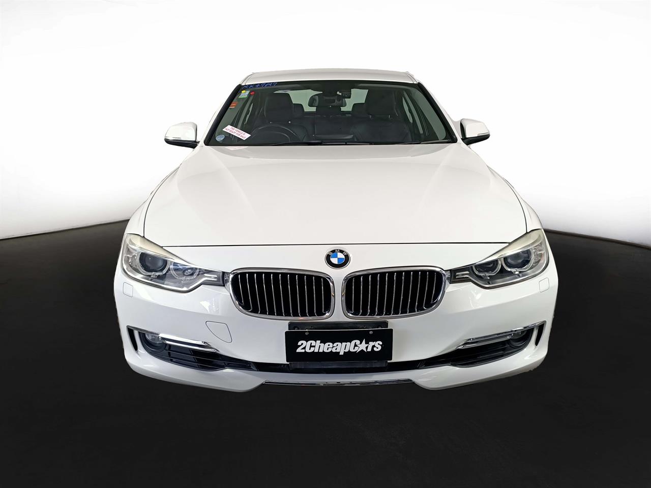 2012 BMW 320i Luxury