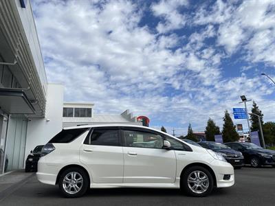 2013 Honda Fit Jazz Shuttle Hybrid