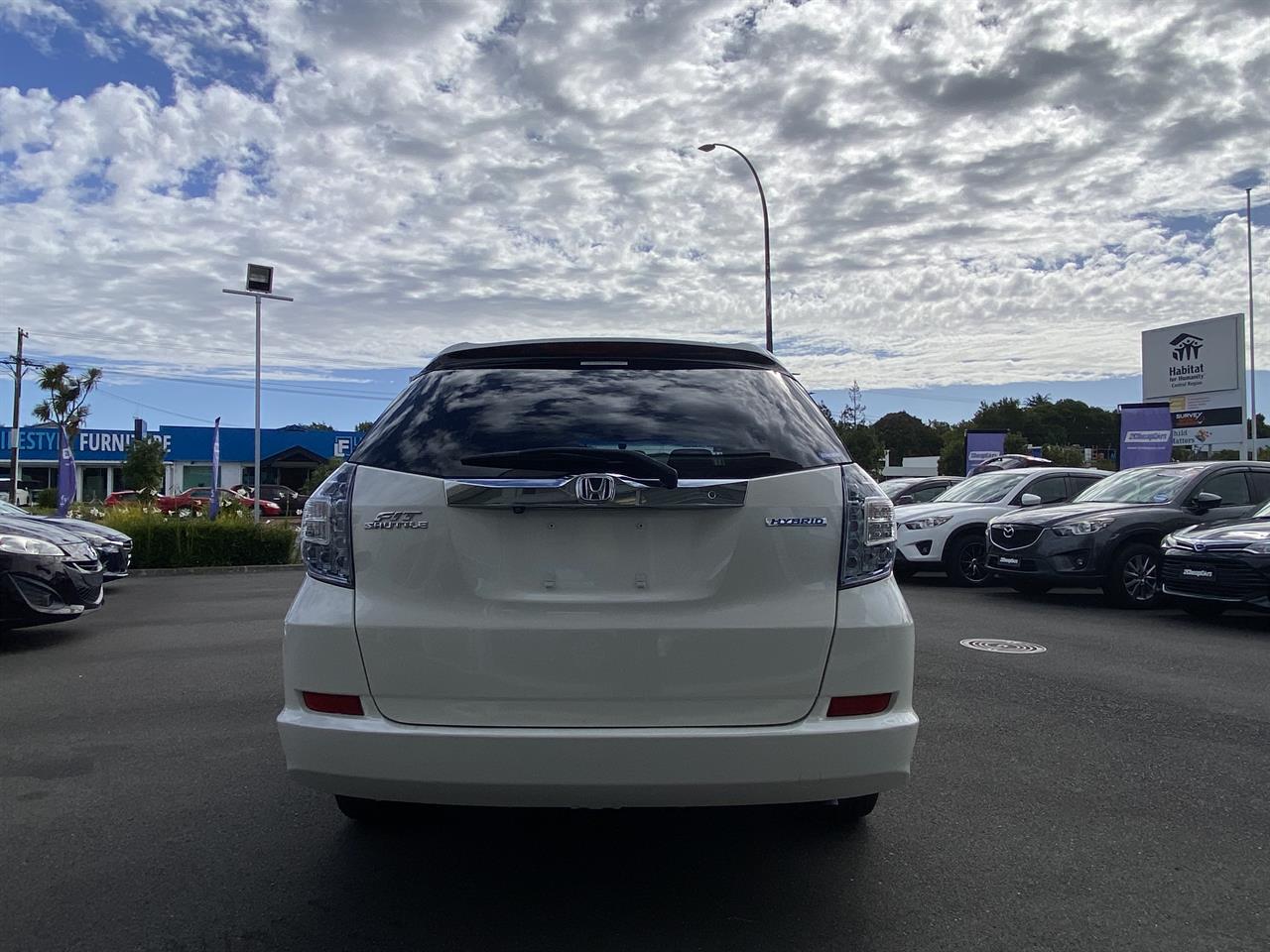 2013 Honda Fit Jazz Shuttle Hybrid