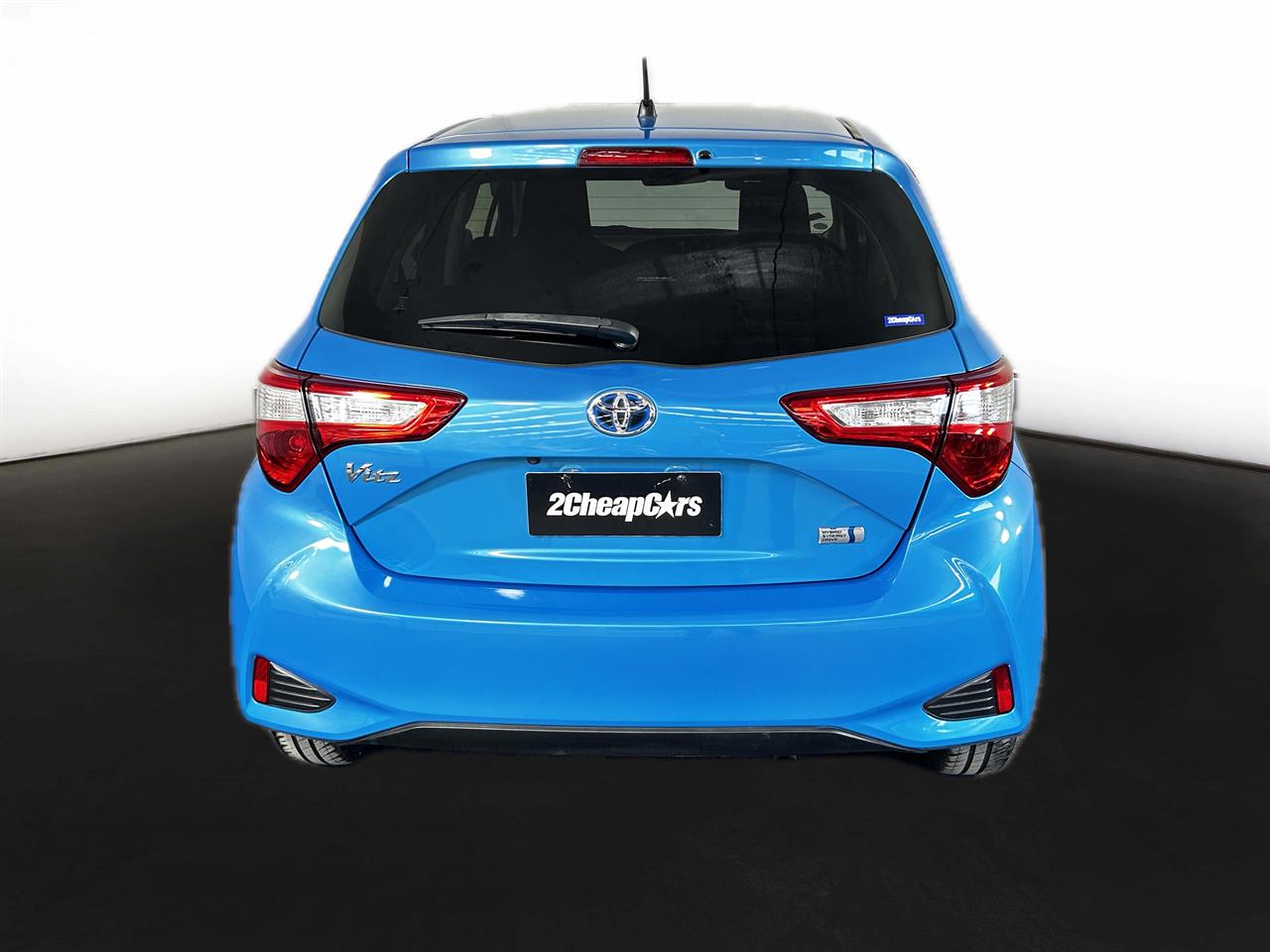 2017 Toyota Vitz Hybrid