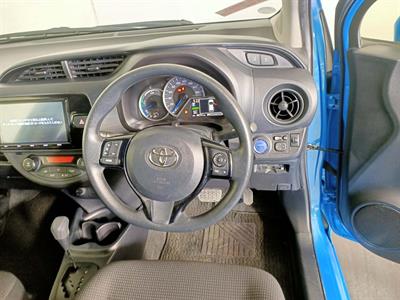 2017 Toyota Vitz Hybrid