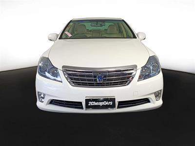 2012 Toyota Crown Hybrid