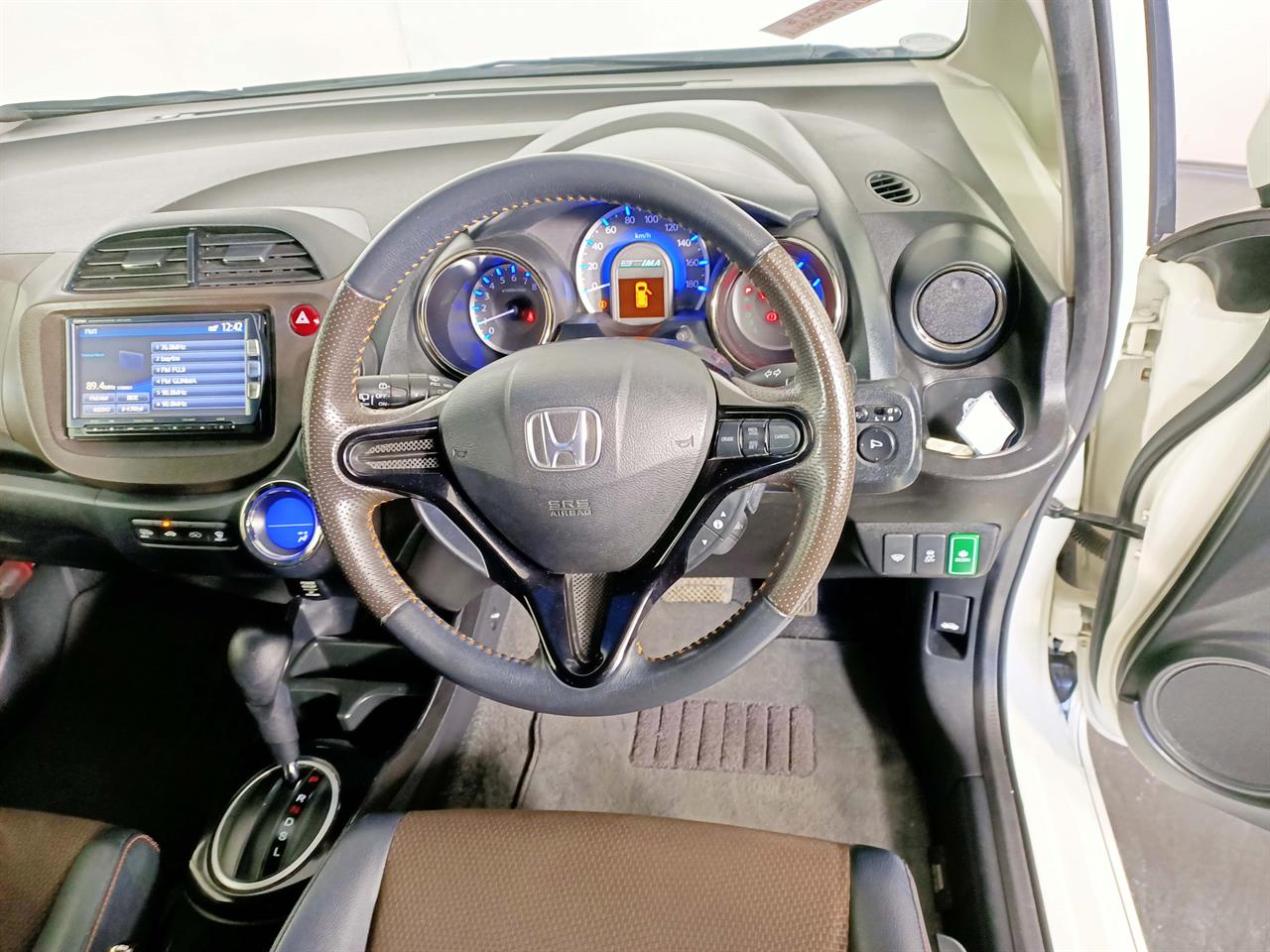 2012 Honda Fit Jazz Shuttle Hybrid