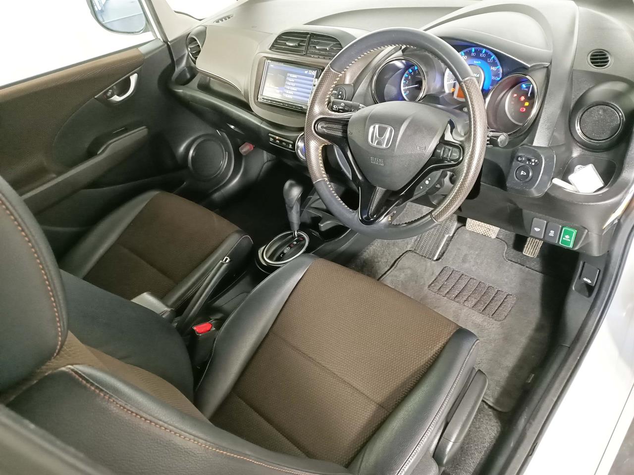 2012 Honda Fit Jazz Shuttle Hybrid