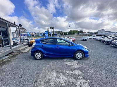 2014 Toyota Aqua Hybrid