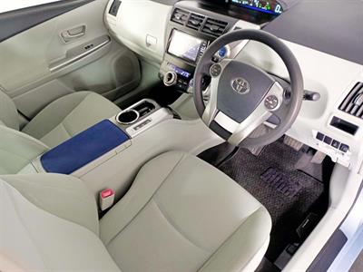 2013 Toyota Prius Alpha 7 Seats