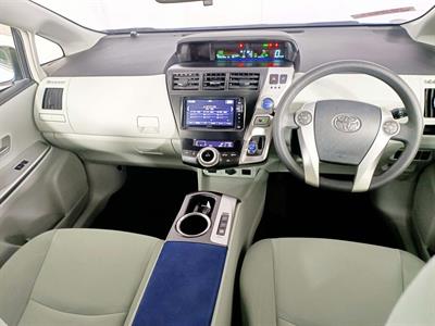 2013 Toyota Prius Alpha 7 Seats