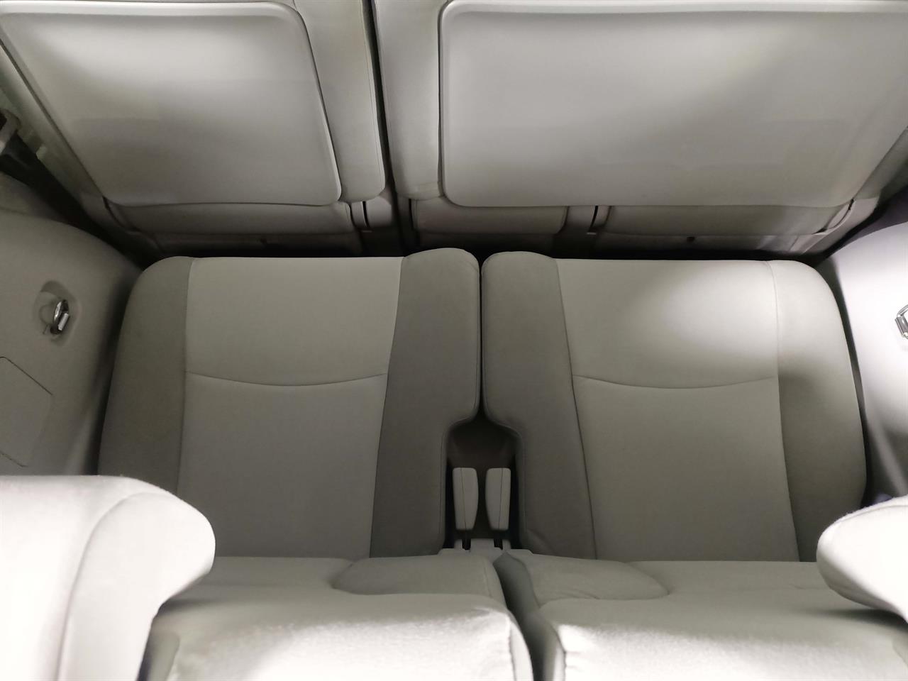 2013 Toyota Prius Alpha 7 Seats