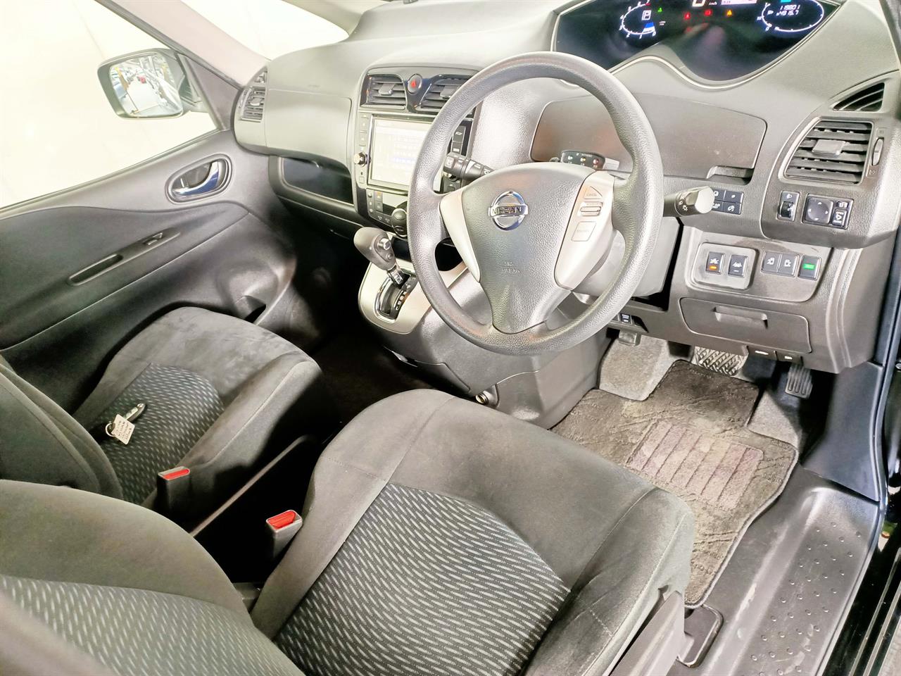 2015 Nissan Serena Hybrid