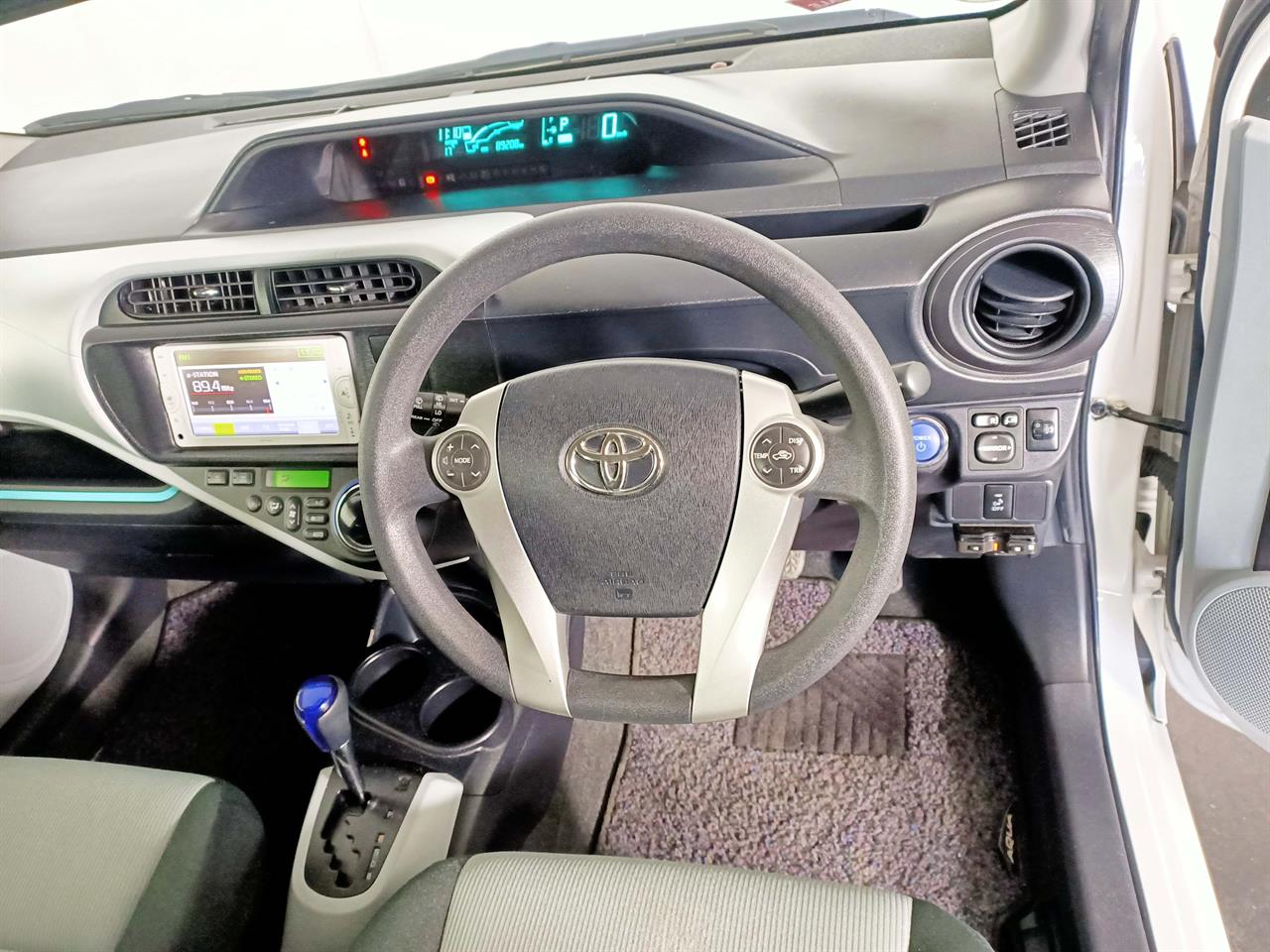 2013 Toyota Aqua Hybrid