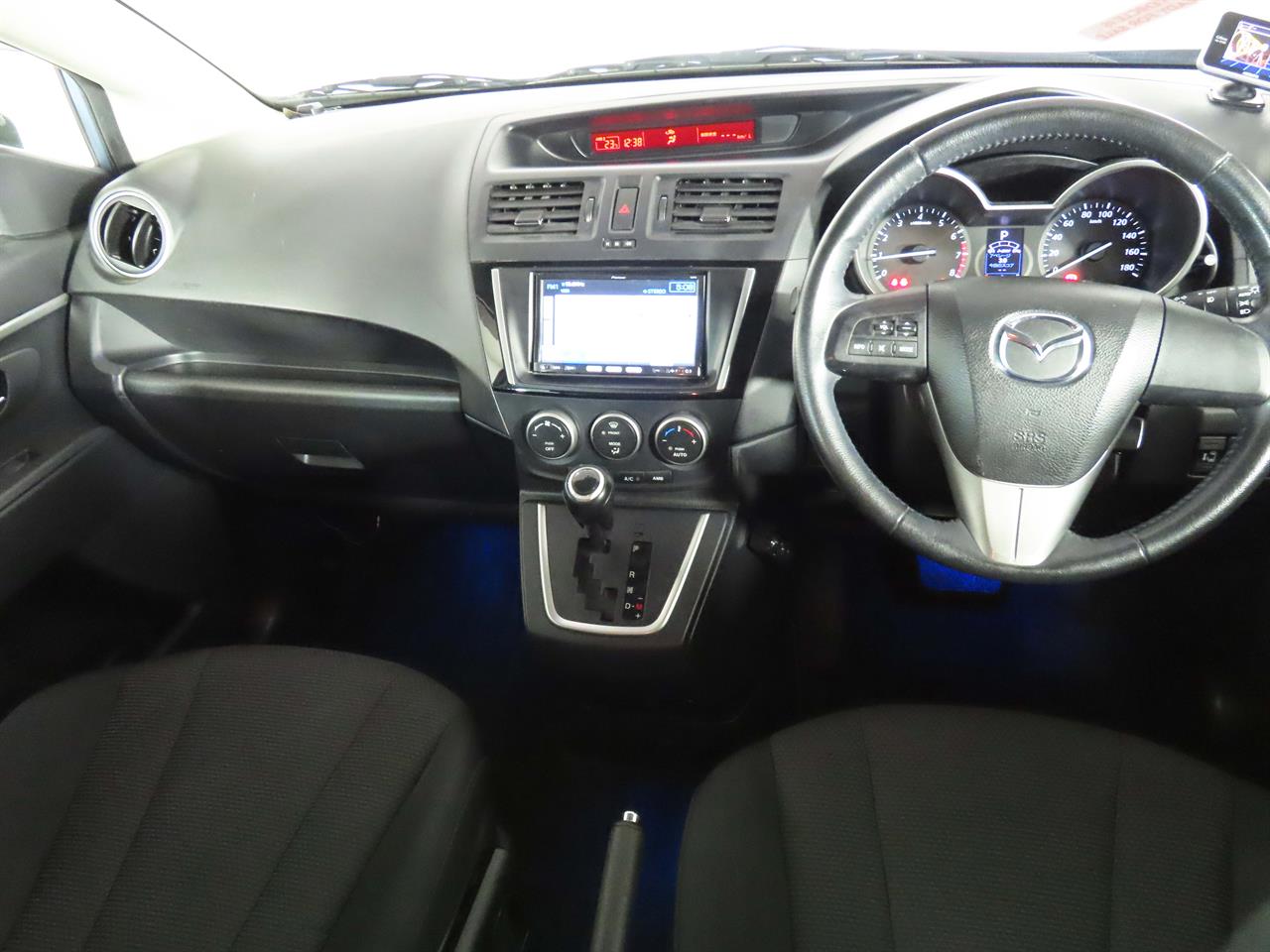 2013 Mazda Premacy 