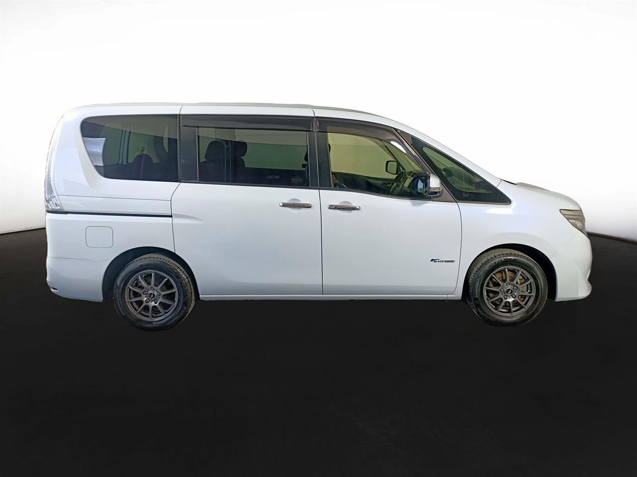 2016 Nissan Serena Hybrid