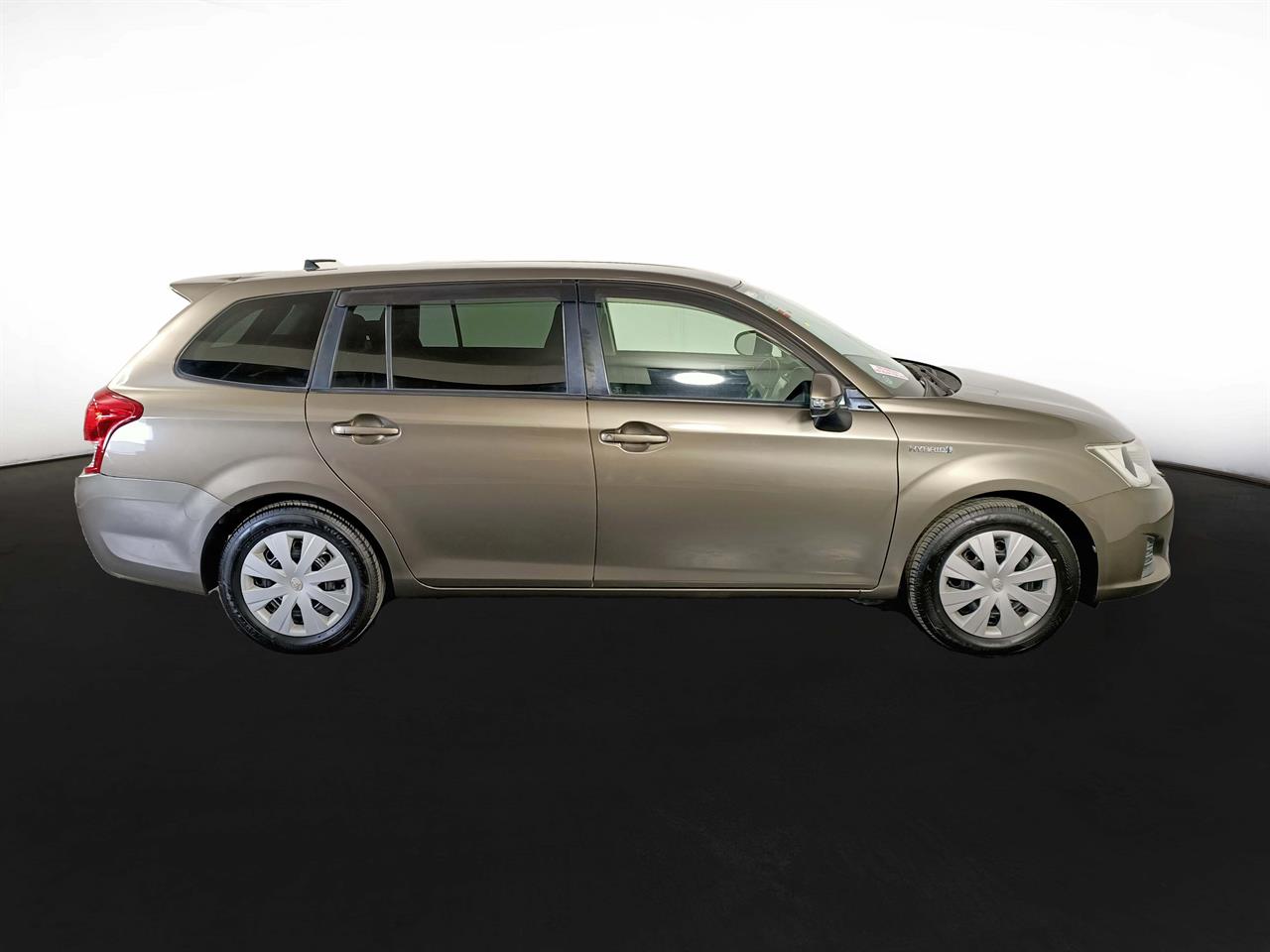 2014 Toyota Corolla Fielder Hybrid