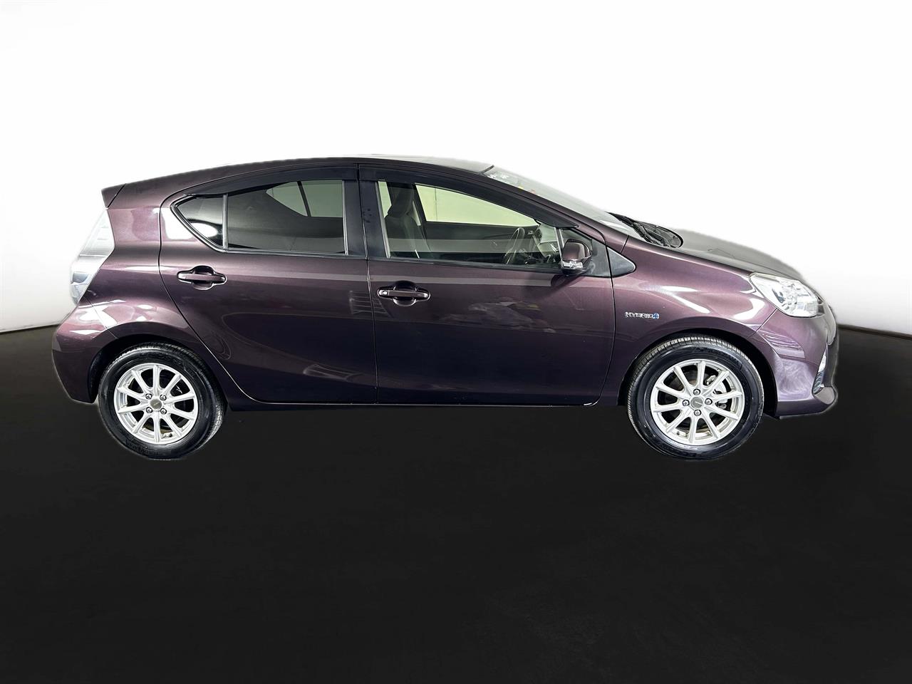 2014 Toyota Aqua Hybrid