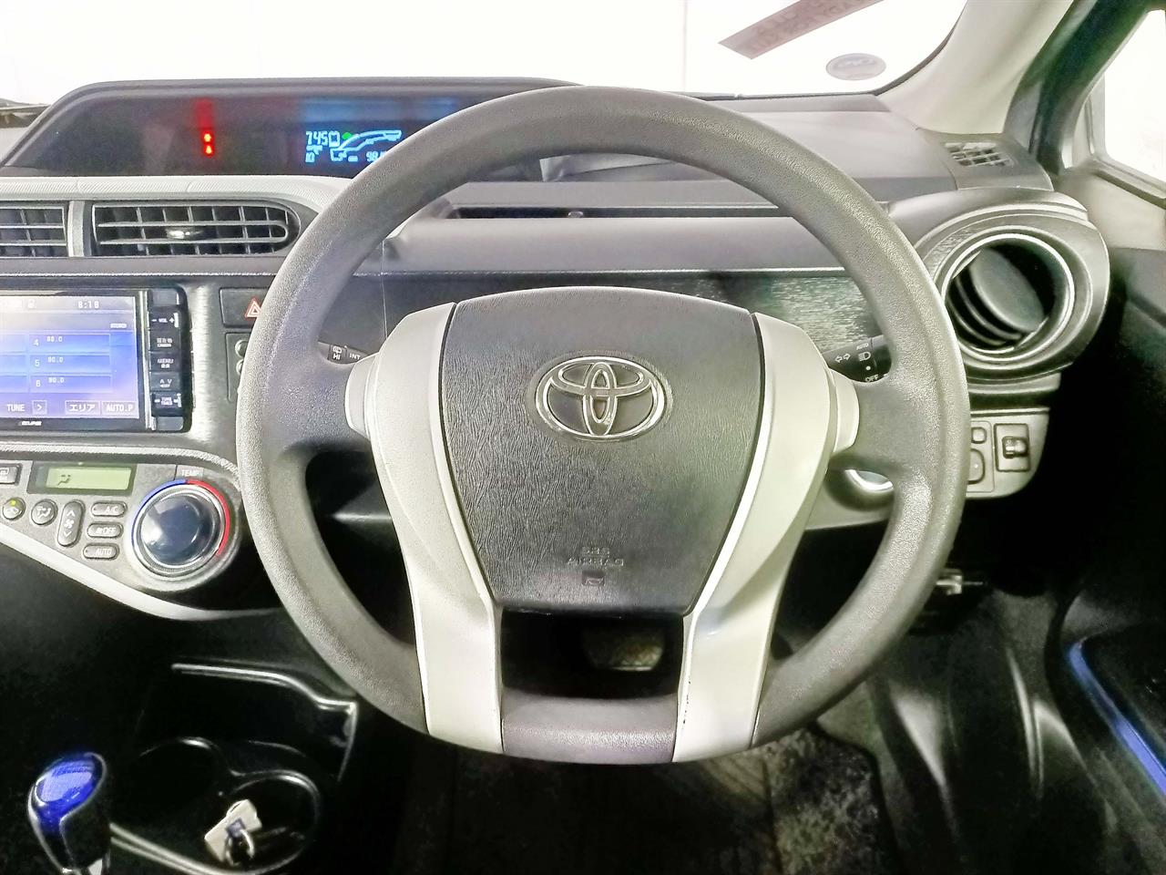 2014 Toyota Aqua Hybrid