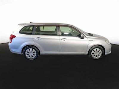 2014 Toyota Corolla Fielder Hybrid