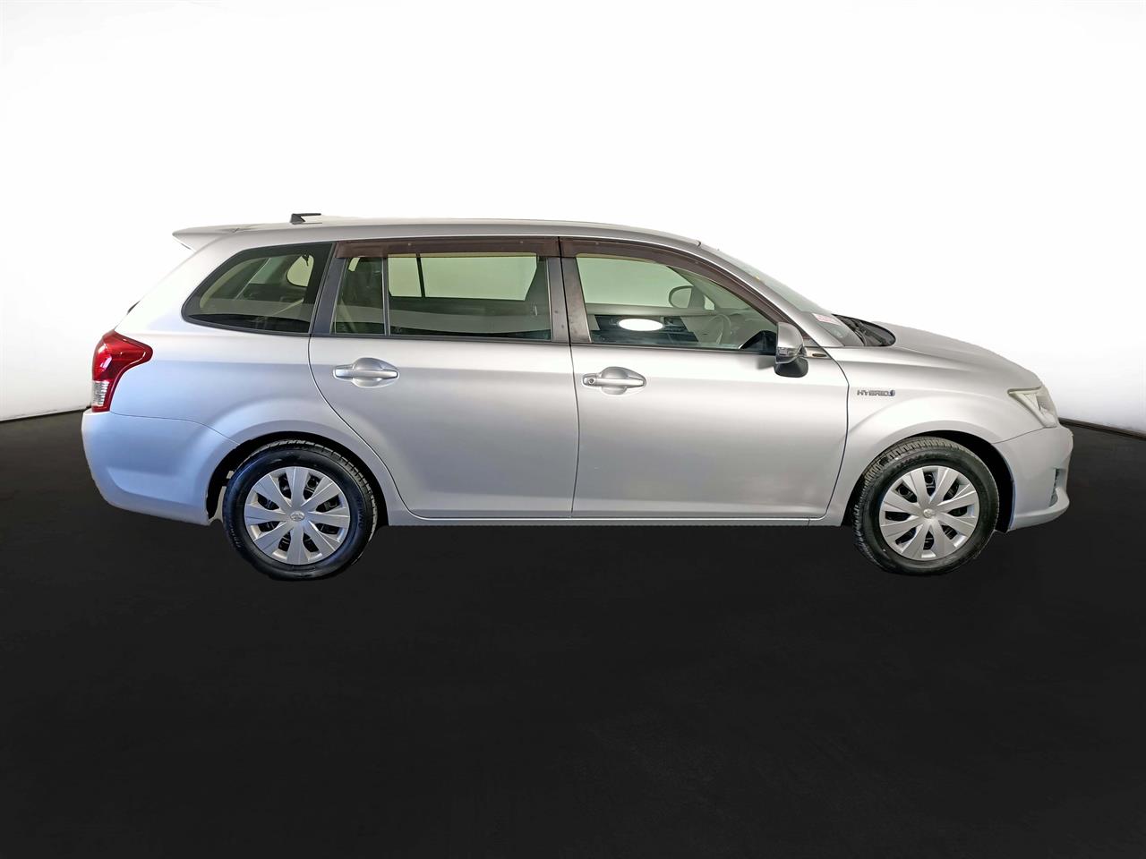 2014 Toyota Corolla Fielder Hybrid