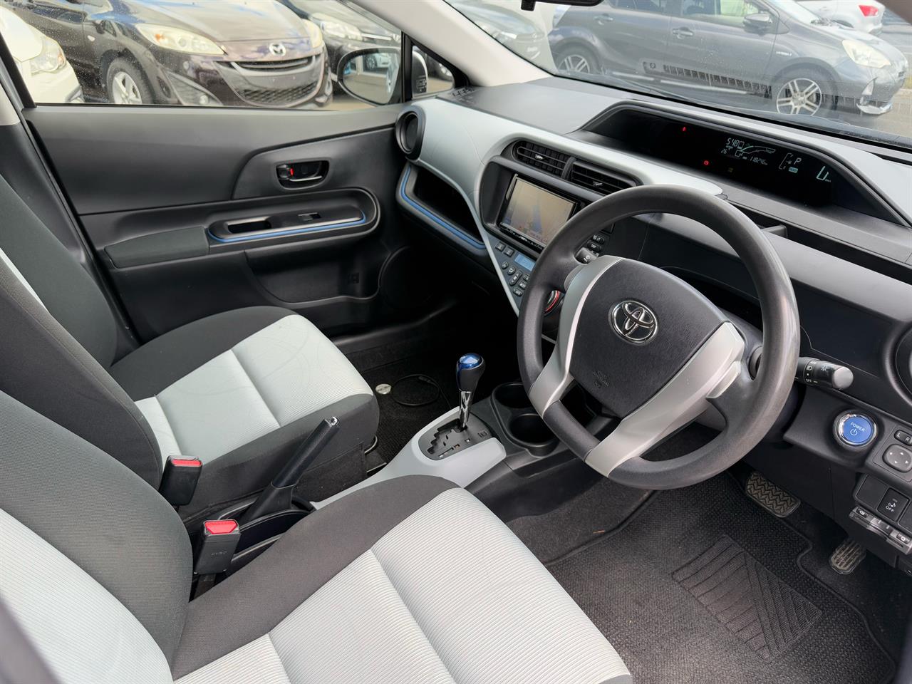 2014 Toyota Aqua Hybrid