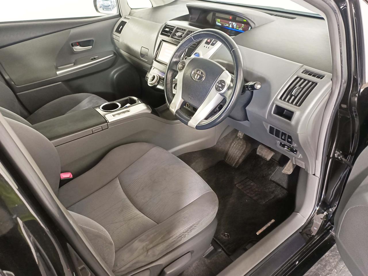 2012 Toyota Prius Alpha 7 Seats