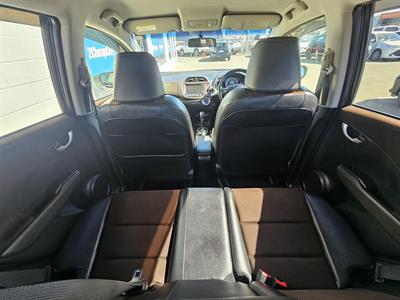 2012 Honda Fit Jazz Shuttle Hybrid