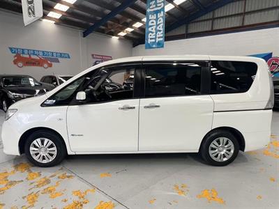 2013 Nissan Serena Hybrid