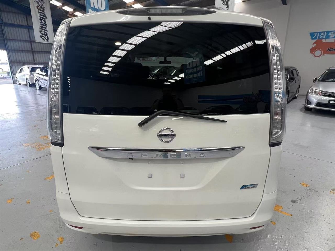 2013 Nissan Serena Hybrid