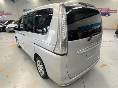 2013 Nissan Serena Hybrid