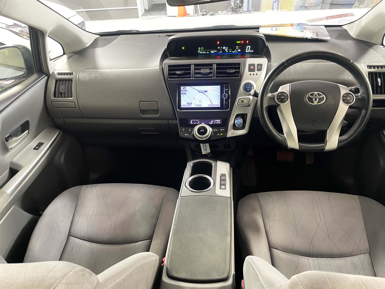 2012 Toyota Prius Alpha 7 Seats