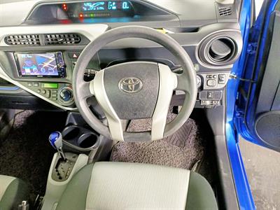 2014 Toyota Aqua Hybrid