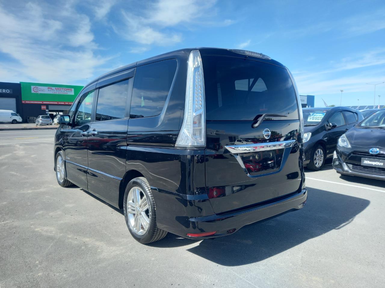 2013 Nissan Serena Hybrid