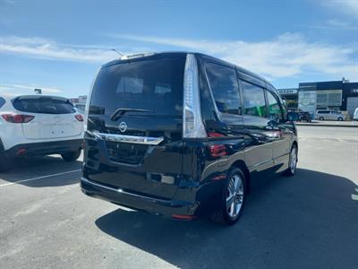 2013 Nissan Serena Hybrid