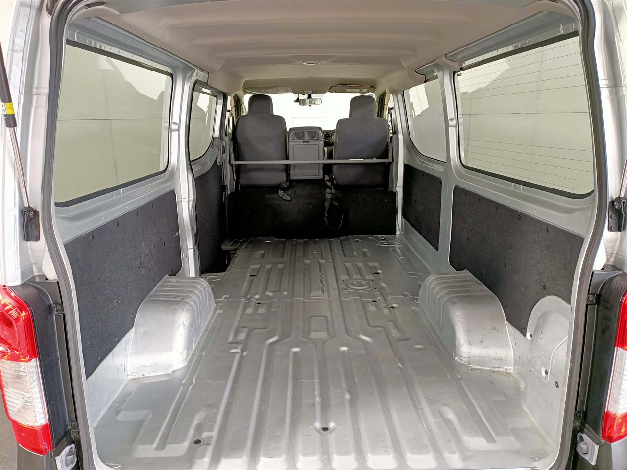 2019 Nissan Caravan 