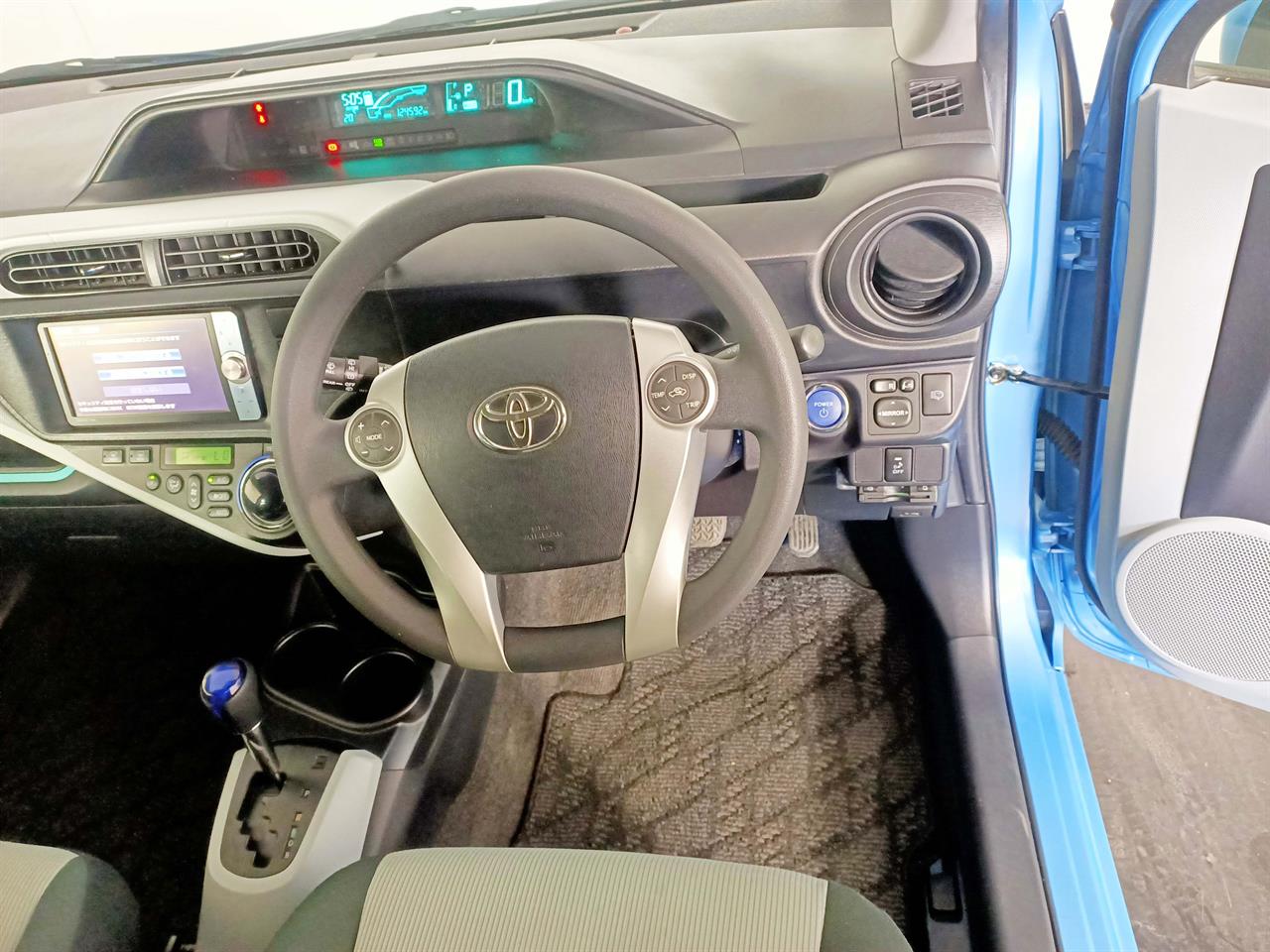 2013 Toyota Aqua Hybrid