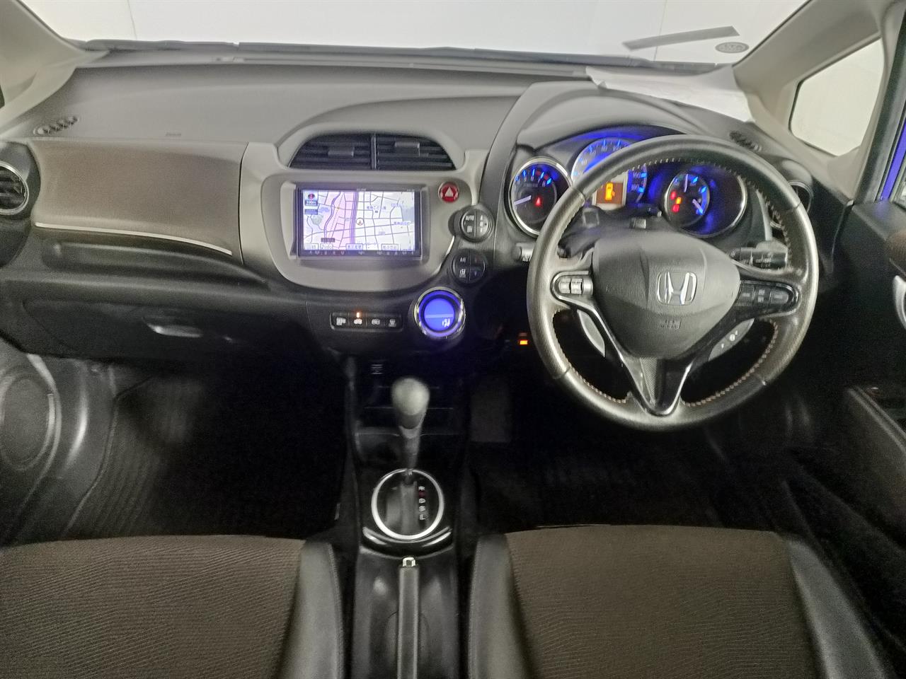 2013 Honda Fit Jazz Shuttle Hybrid