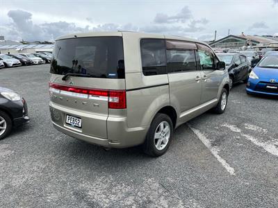 2007 Mitsubishi Delica 