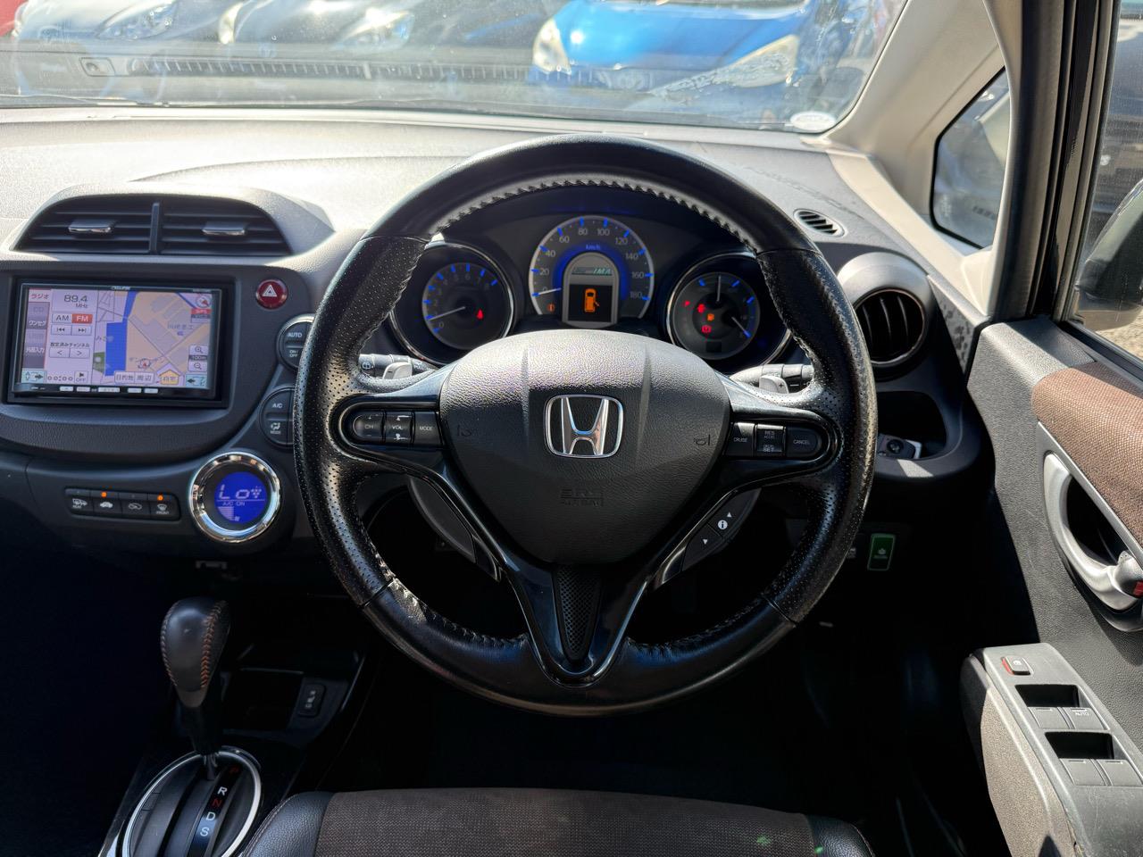 2013 Honda Fit Jazz Shuttle Hybrid