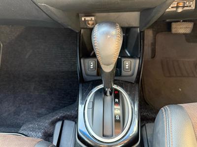 2013 Honda Fit Jazz Shuttle Hybrid