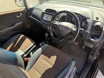 2013 Honda Fit Jazz Shuttle Hybrid