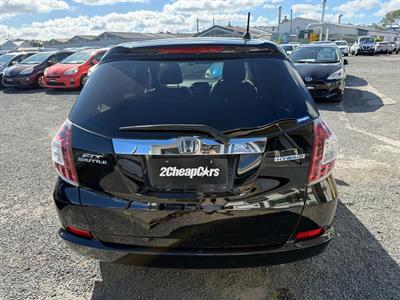 2013 Honda Fit Jazz Shuttle Hybrid