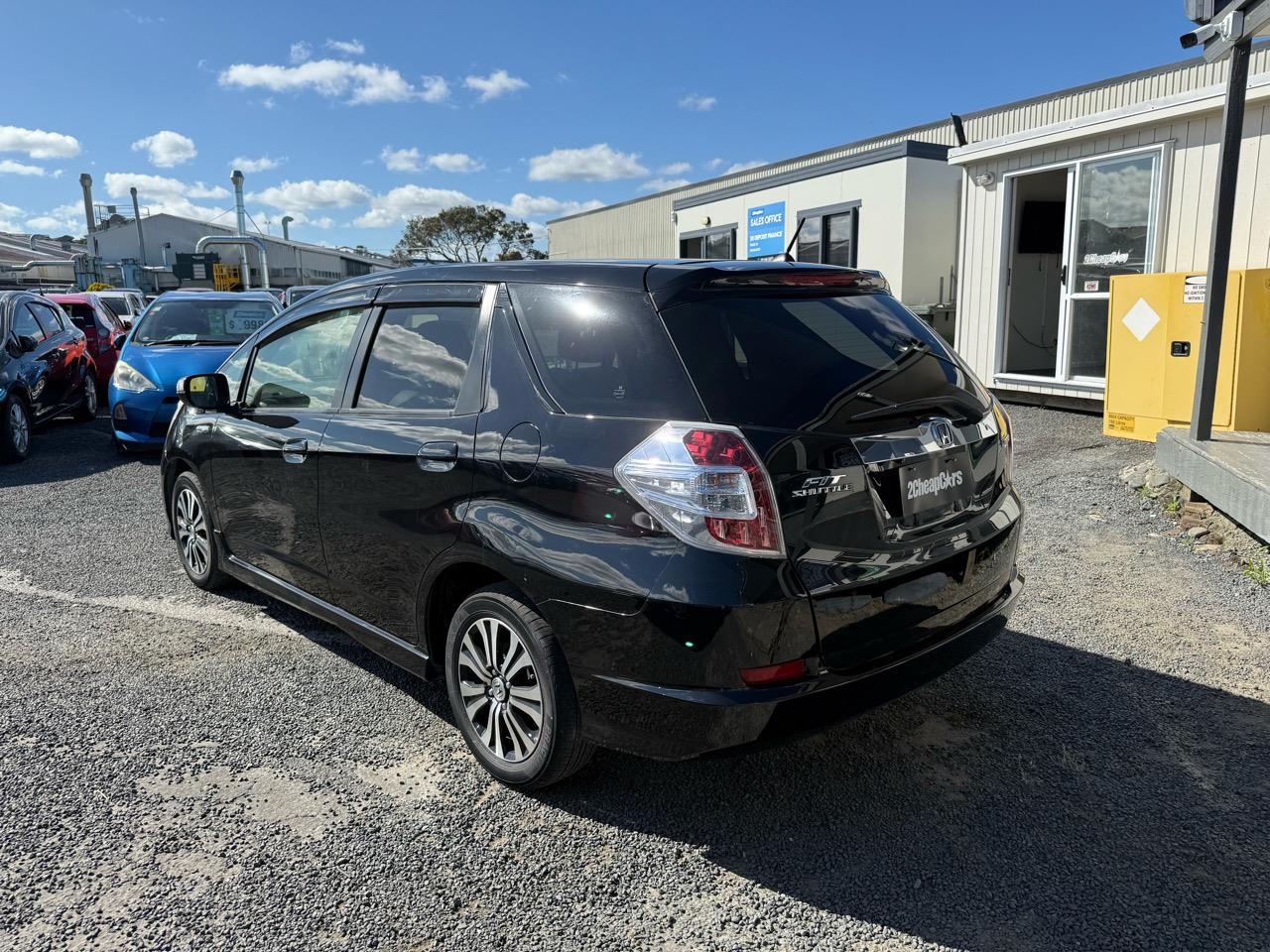 2013 Honda Fit Jazz Shuttle Hybrid